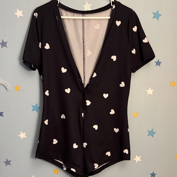Black Heart Print Women Sleep Romper - Picture 1 of 2